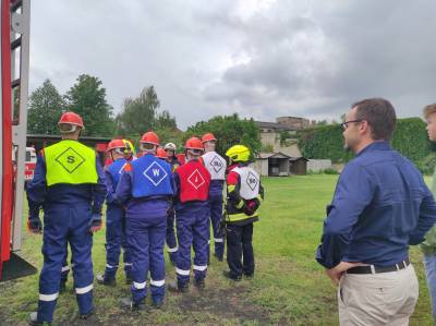 Dr. Jan Redmann vor Ort