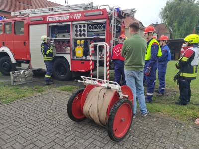 Dr. Jan Redmann vor Ort